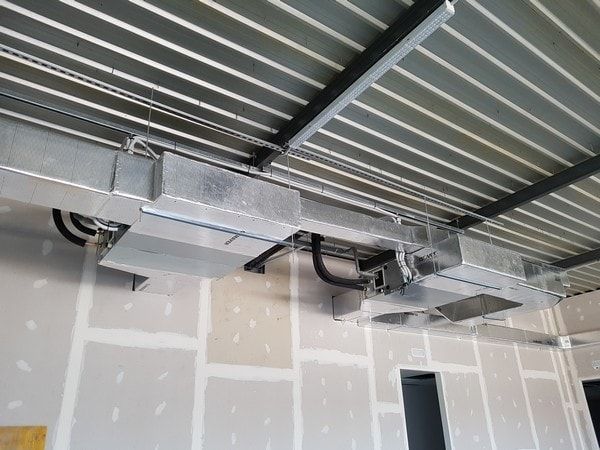 Climatización oficinas constructora IN Cornellá - imagen 2